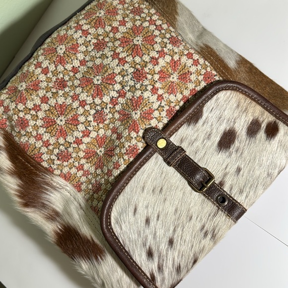 MYRA WOMEN'S floral COWHIDE BACKPACK - Picture 4 of 9